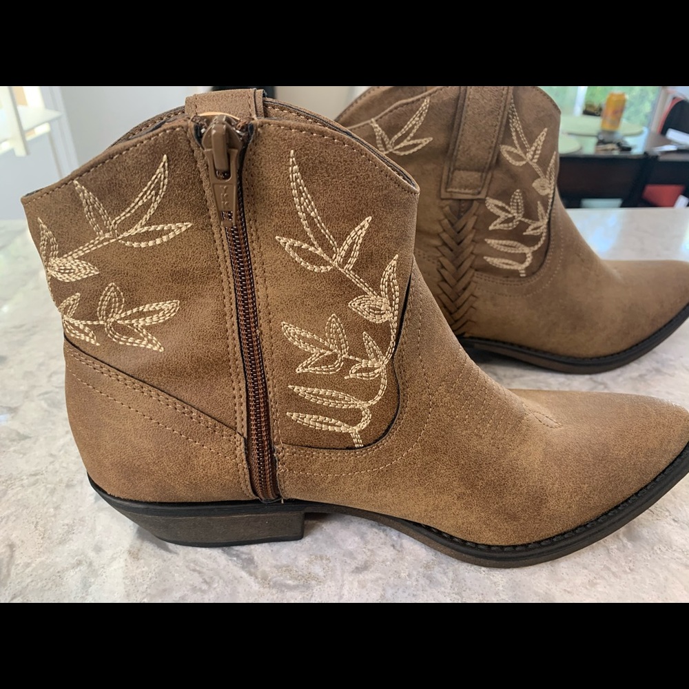 Western Booties - Picture 3 of 6
